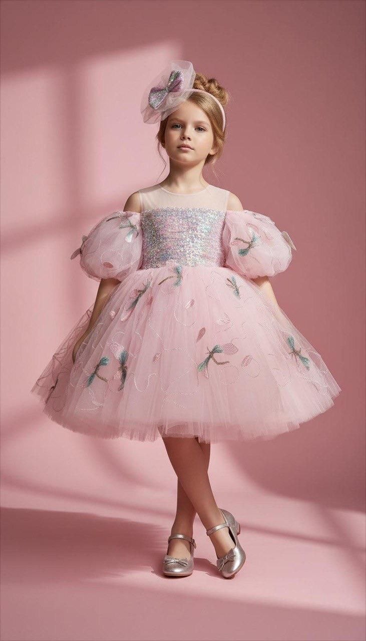Robe Princesse Rose Pailletée avec Manches Bouffantes – Style Féérique