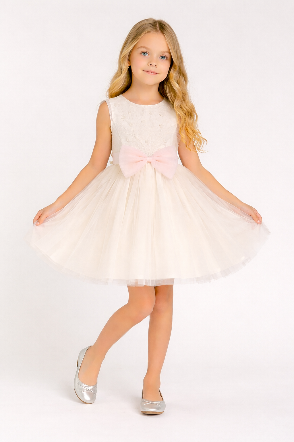 Robe Tulle Ivoire avec Nœud Rose – Élégance Classique